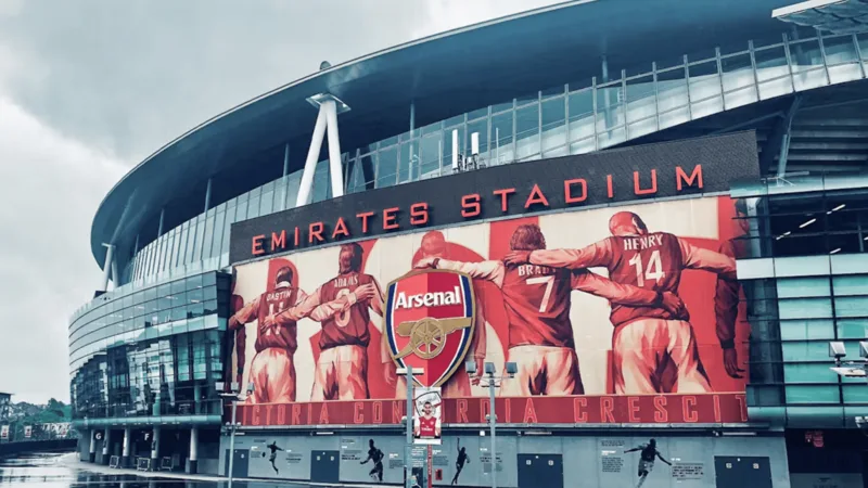 Emirates Stadium góp phần quan trọng vào doanh thu, thương hiệu và hình ảnh toàn cầu của Arsenal.