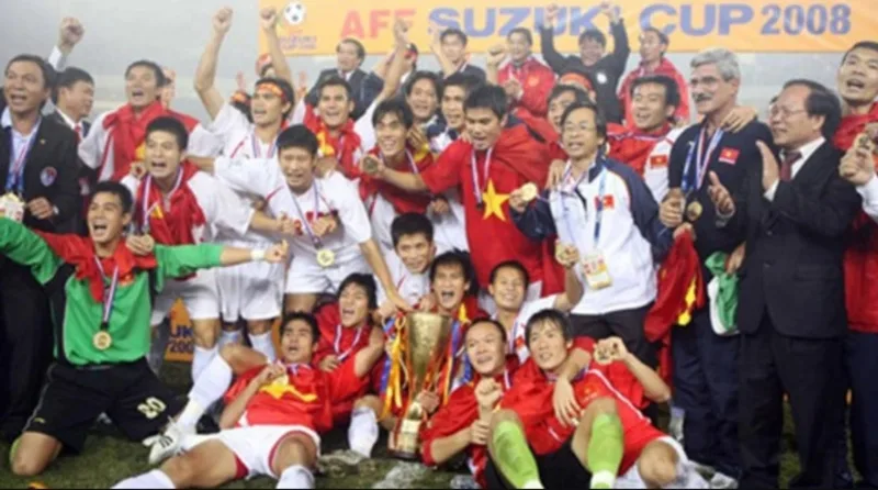 AFF Cup 2008 là chức vô địch đầu tiên, mở ra niềm tin mới cho bóng đá Việt Nam.