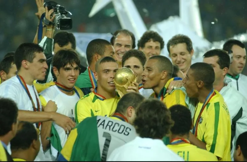 Brazil giữ vị trí đặc biệt trong lịch sử World Cup với năm lần đăng quang cùng nhiều thế hệ tấn công huyền thoại