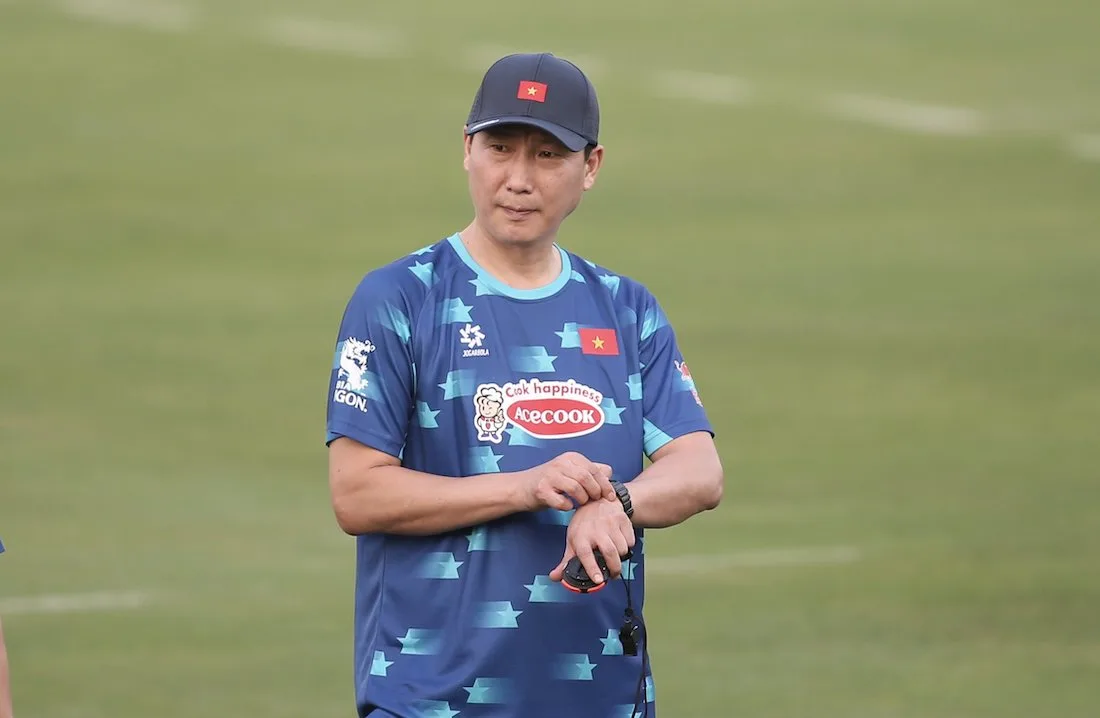 HLV Kim Sang Sik là ai