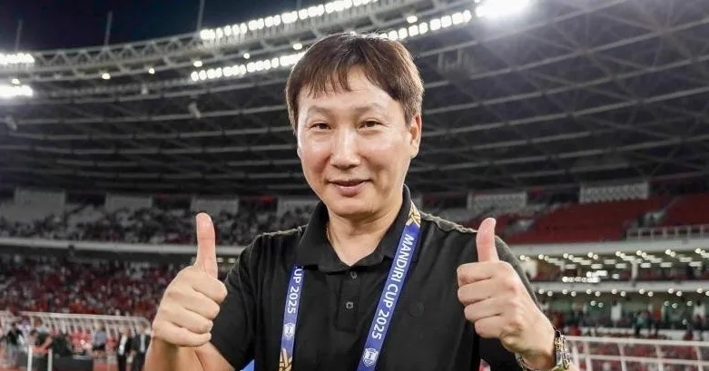 HLV Kim Sang Sik là ai