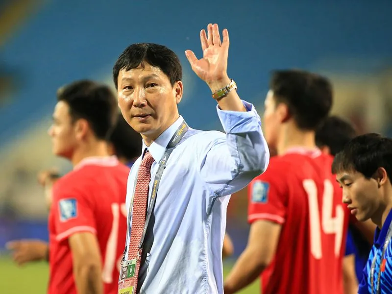 HLV Kim Sang Sik là ai