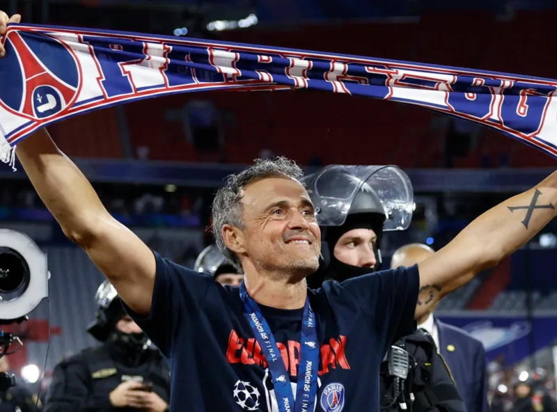 Luis Enrique là huấn luyện viên PSG hiện tại, người xây dựng đội bóng theo triết lý kiểm soát bóng, pressing mạnh và đề cao sức mạnh tập thể. Luis Enrique là huấn luyện viên PSG hiện tại, người xây dựng đội bóng theo triết lý kiểm soát bóng, pressing mạnh và đề cao sức mạnh tập thể.