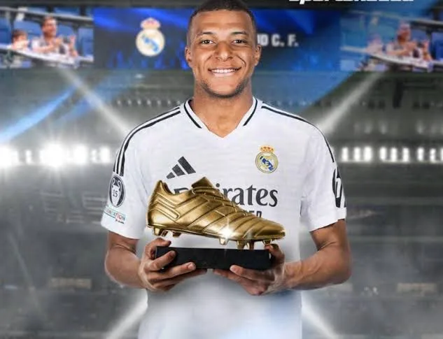 Mbappé bao nhiêu tuổi
