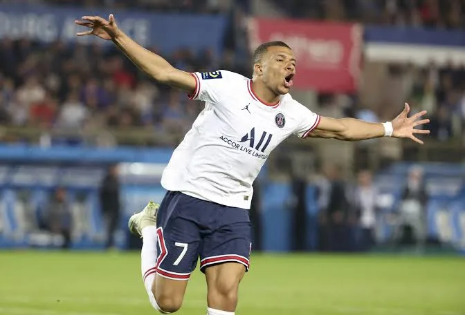 Mbappé bao nhiêu tuổi