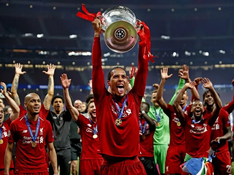 Van Dijk cùng Liverpool chinh phục nhiều danh hiệu lớn tại Anh và châu Âu